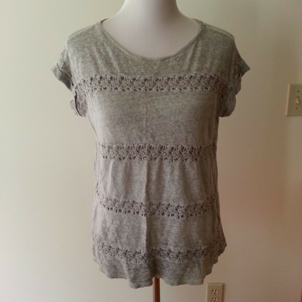 Akemi + Kin gray short sleeve top - womens medium